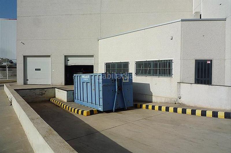 Foto 4443cc1d-25f7-441d-a92e-05b551360a99. Capannone industriale in carrer de londres 4 in Ulldecona