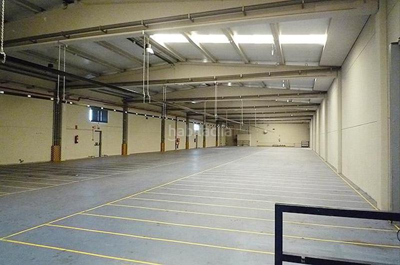 Foto 723f0f7e-61c6-4823-b3aa-3e1620f0aeae. Capannone industriale in carrer de londres 4 in Ulldecona