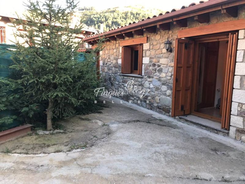 Foto e9d6c852-c1cd-4a7f-909d-76c9d27fd835. Rent house in calle cerdanya 1 in Montellà i Martinet