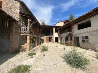 Casa a Disem afores 38. Masia de dos plantas  en bor  