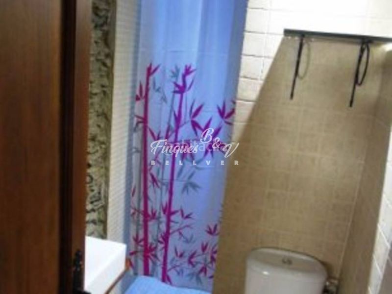 Foto b7792bf5-edec-47f5-a49b-baedb98547e3. Rent flat in calle due de progres 00 in Osseja