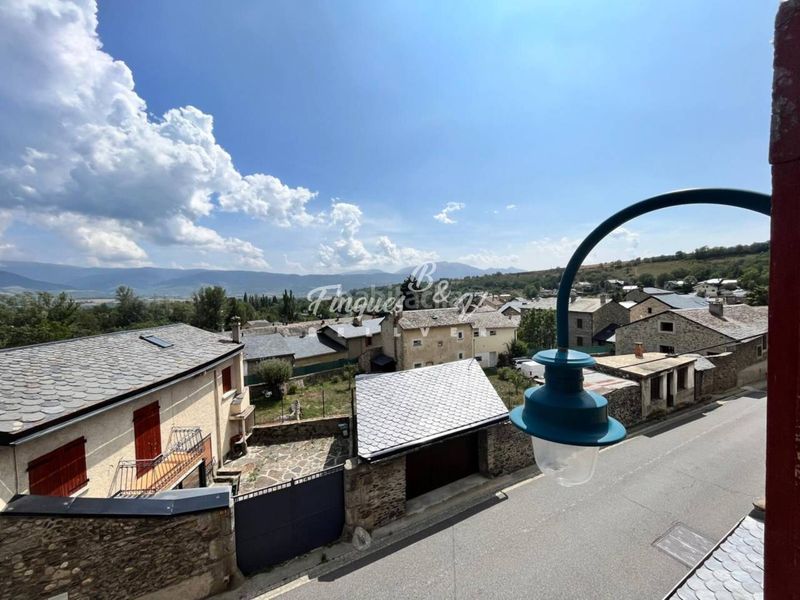 Foto 99356a12-e4cd-40ba-8823-c1544558cb63. Dúplex a calle ur 3 a Bourg-Madame