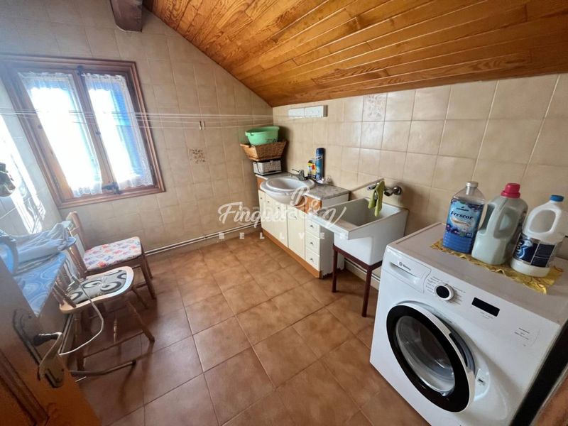 Foto 364689fa-583b-44e5-a11e-12bd1839a8a7. Casa amb calefacció aparcament a Llívia