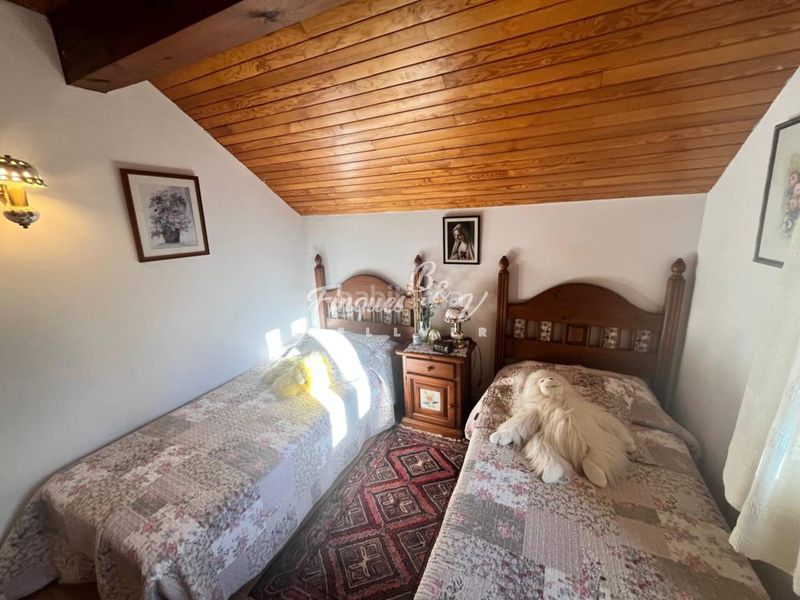 Foto db1b1304-0f7a-4f1b-b1eb-088275331214. Casa amb calefacció aparcament a Llívia