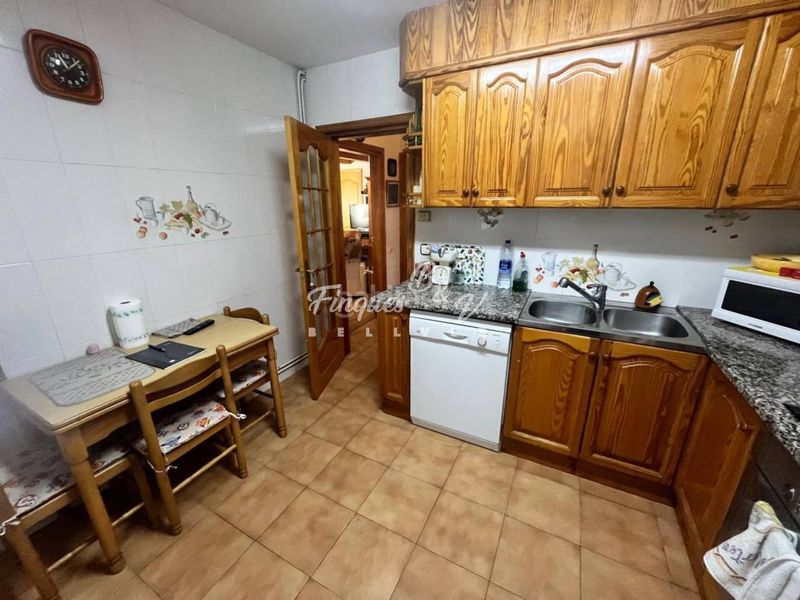 Foto e061c782-b424-426a-a695-a64fb38c7bcd. Casa amb calefacció aparcament a Llívia