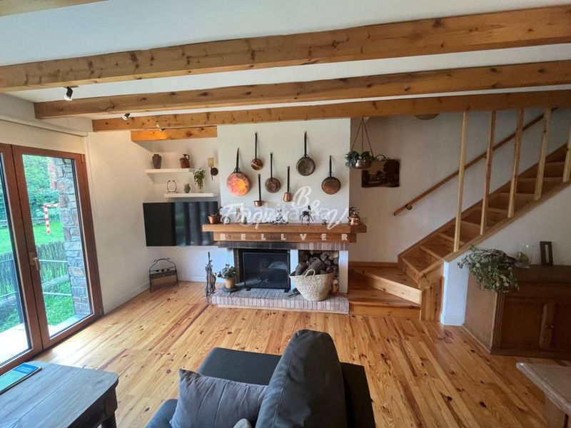 Foto 1e587341-ff44-4571-bc17-68b7a6c81b81. Semi detached house with heating parking in Bellver de Cerdanya