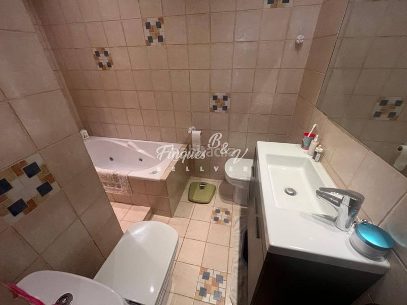 Foto 3261b153-77bd-48cd-a27c-b6abb4c2c6a4. Semi detached house with heating parking in Bellver de Cerdanya