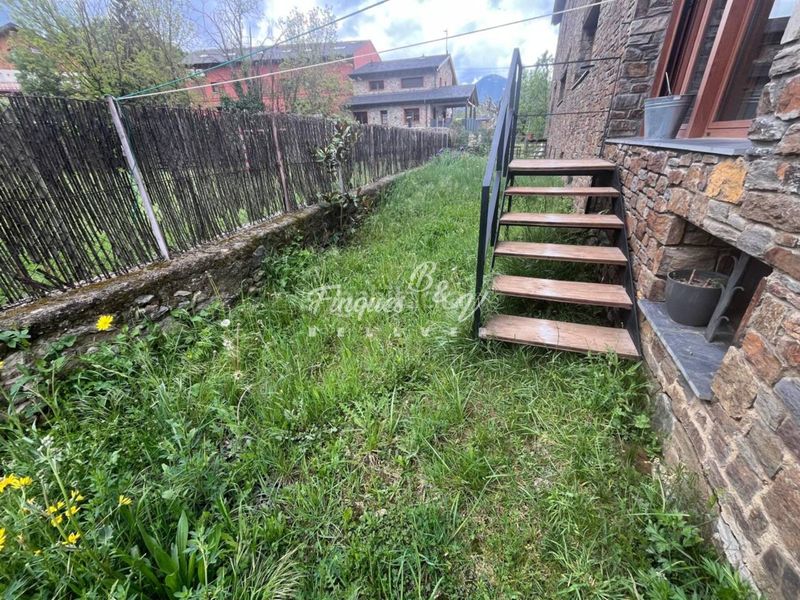 Foto c0d22c9e-68b1-468e-b20a-0849b46a2723. Semi detached house with heating parking in Bellver de Cerdanya