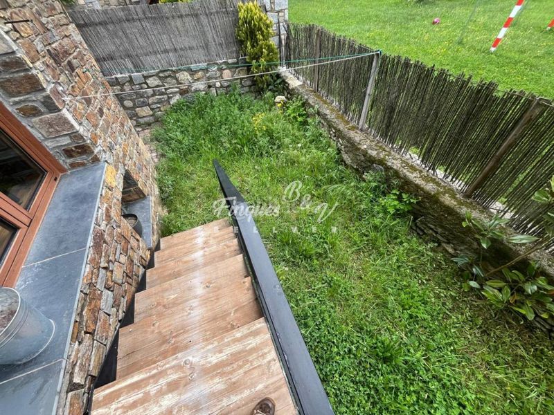 Foto f6ced843-f557-4297-8035-b025d2b0e8fa. Semi detached house with heating parking in Bellver de Cerdanya