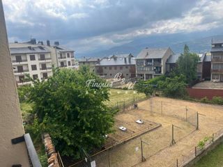 Pis  Avenida cerdanya 0. Venta de piso en alp un hogar acogedor y con encanto