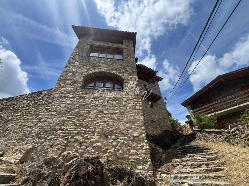 Foto fa3f0c22-c6d3-450b-a900-1f1c1ee43d62. Chalet in calle bar 0 in Pont de Bar (El)