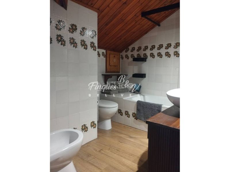 Foto 3338547e-5319-4380-b0f6-117c98690b16. Ático en calle castell 6 piso ático en venta en Prats i Sansor