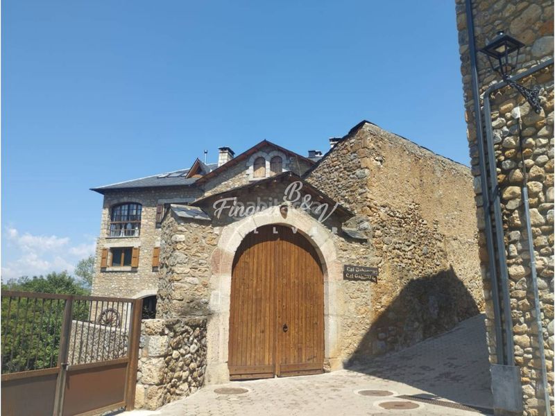 Foto b1df9b9b-b46f-4f79-a051-978ee842083e. Ático en calle castell 6 piso ático en venta en Prats i Sansor