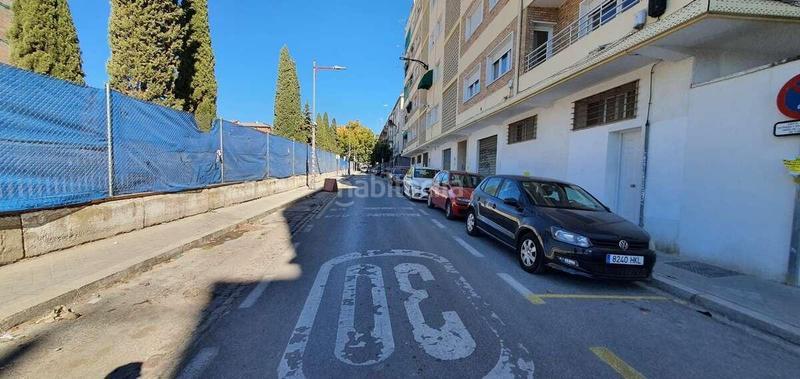 Foto 9b1f2460-97b9-465d-a699-f8627aff2a3a. Parking voiture dans Pajaritos Granada