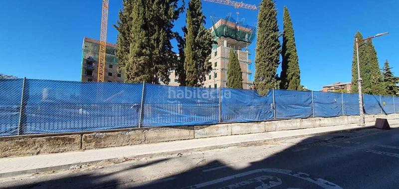 Foto c3565536-080d-4e1a-82bf-73b6426cf1fb. Parking voiture dans Pajaritos Granada