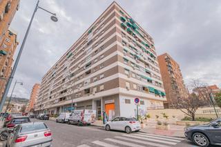 Pis en Cervantes. Gran piso en granada centro