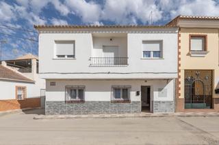Casa adossada en Plaza de la constitucin 5. Casa en la malaha