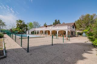 Chalet  Camino diseminados. Exclusiva y única villa de 3.000 metros de parcela,  junto aerop