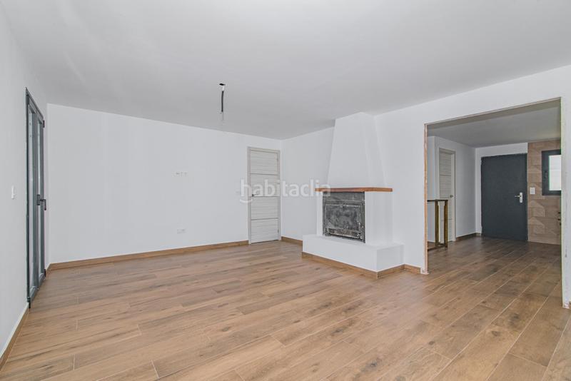 Foto 493a19a7-c245-4258-b957-e67b0895f4d6. Chalet en calle calle de bernarda alba chale en los rebites huetor vega en Huétor Vega