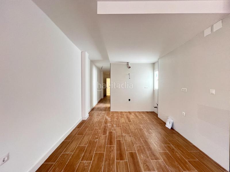 Foto 267d662a-87b7-4434-be0d-7850a38ee6ca. Piso en calle de aristóteles un pisazo ideal para vivir o para invertir en una zona inmejorable. en Granada