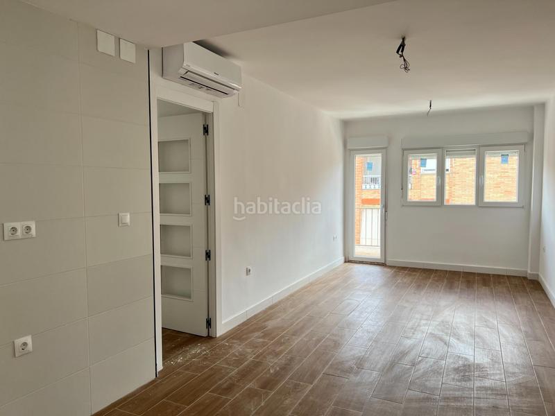 Foto 3d1de15f-ee92-435c-9736-edd01ee693d2. Piso en calle de aristóteles un pisazo ideal para vivir o para invertir en una zona inmejorable. en Granada