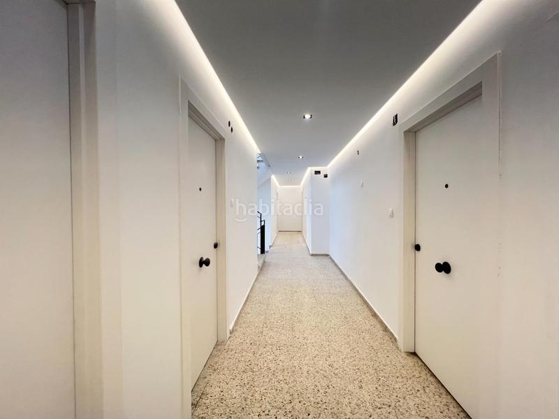 Foto d44ece58-1151-4408-99c3-bac3b760efd0. Piso en calle de aristóteles un pisazo ideal para vivir o para invertir en una zona inmejorable. en Granada