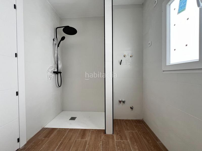 Foto f440e424-ca6c-4109-abfe-217e21ec8c83. Piso en calle de aristóteles un pisazo ideal para vivir o para invertir en una zona inmejorable. en Granada