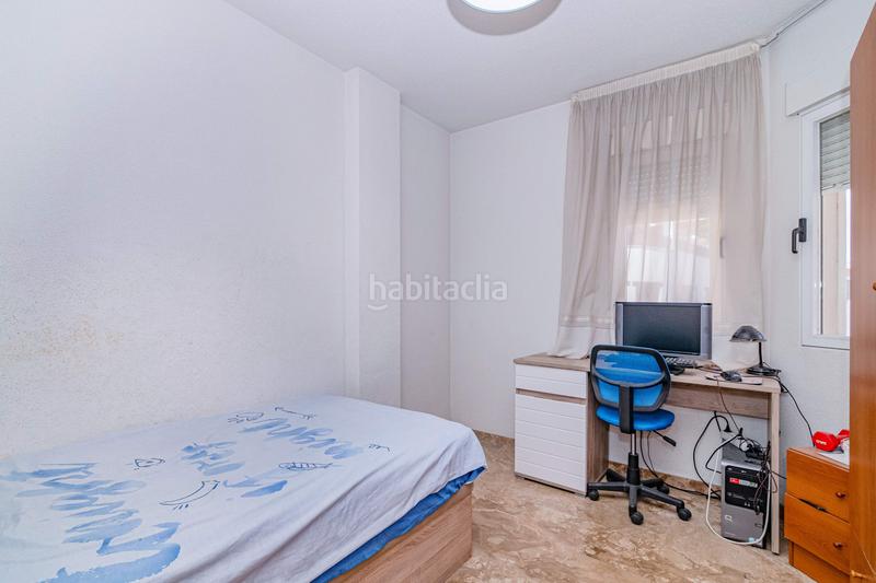 Foto baf92183-d5ff-436e-a876-1e1248775458. Piso  en la zubia en La Zubia Ciudad Zubia (La)