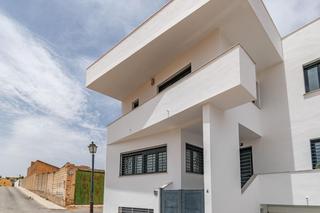 Chalet à Aljomahima - Ermita. Casa en gabia