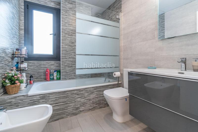 Foto 9a6ea04c-bd2c-4e50-8558-4f3fe5cc1202. Pis a calle darwin a San Miguel Armilla