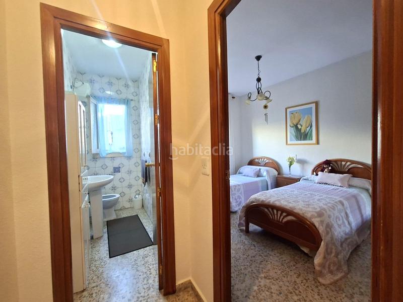 Foto 64be910c-d23e-4a40-83a0-3426c71f2536. Casa adossada a calle jerez 2 a Avda. De los Ogíjares Armilla