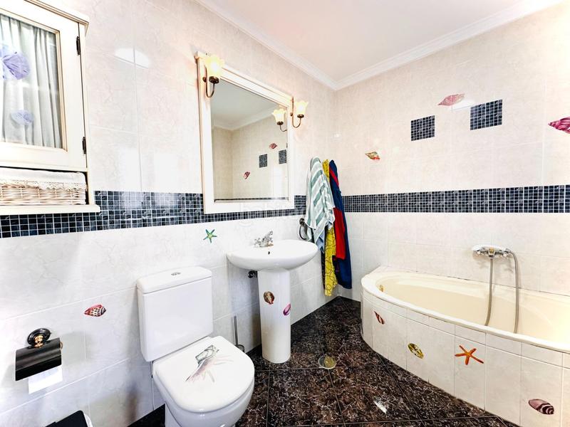 Foto c9b9b08f-de10-4f58-8aac-b0b4ae488a4d. Xalet a calle del carmen 54 a Santa Fe