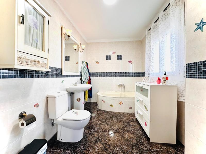 Foto ffd5fc95-c62c-4859-9495-8b181b7a9369. Xalet a calle del carmen 54 a Santa Fe