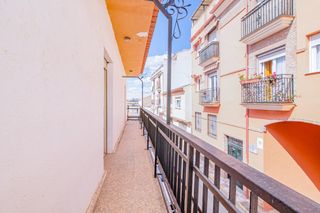 Casa a Calle santa barbara 10. Amplia casa cen pleno centro de churriana de la vega
