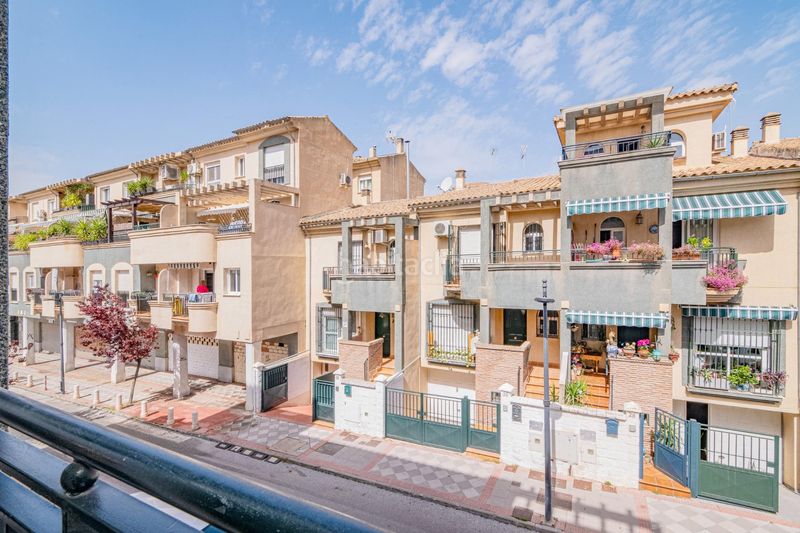 Foto 50852f72-22a5-44b3-856b-205c5bf534e8. Pis a calle a Atarfe