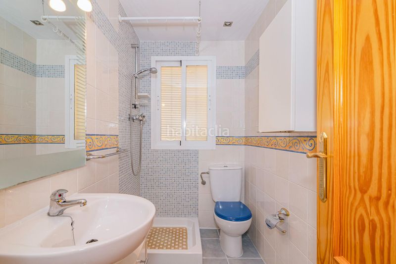 Foto d1292fce-e79a-44fd-93e3-73b0a941c751. Pis a calle a Atarfe