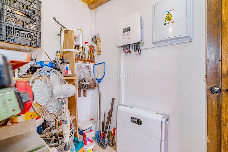 Foto 99579b24-0a1f-4f71-94fa-3725c2011e0f. Casa pareada en carretera illora 35 casa familiar con gran patio, placas solares y cochera doble en alomartes. en Íllora