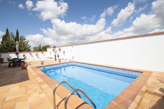Casa  Calle fuente enca�a. Chalet independiente con piscina