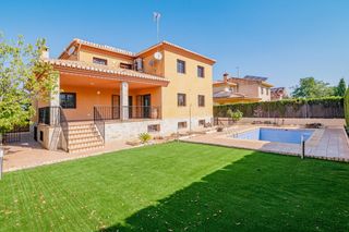 Chalet  Calle ,5,5 5. Espectacular chalet en urb. los cortijillos carretera oturadilar