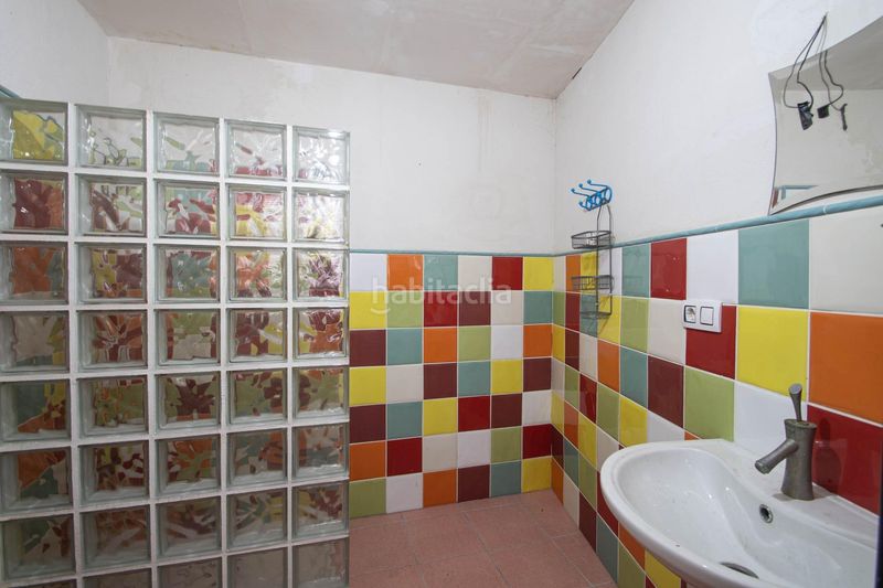 Foto 07c5b6bc-3320-4949-8914-7696b8449c14. Casa adossada a calle cordoba a Güevéjar