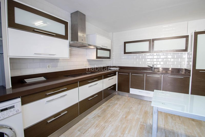 Foto 10b7e071-2d67-472c-890e-a465c7d5ce63. Casa adossada a calle cordoba a Güevéjar