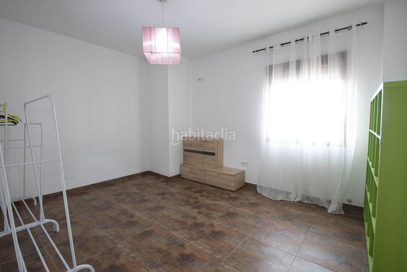 Foto 3e019546-9772-44fb-a352-0729ec8d8f8e. Casa adossada a calle cordoba a Güevéjar