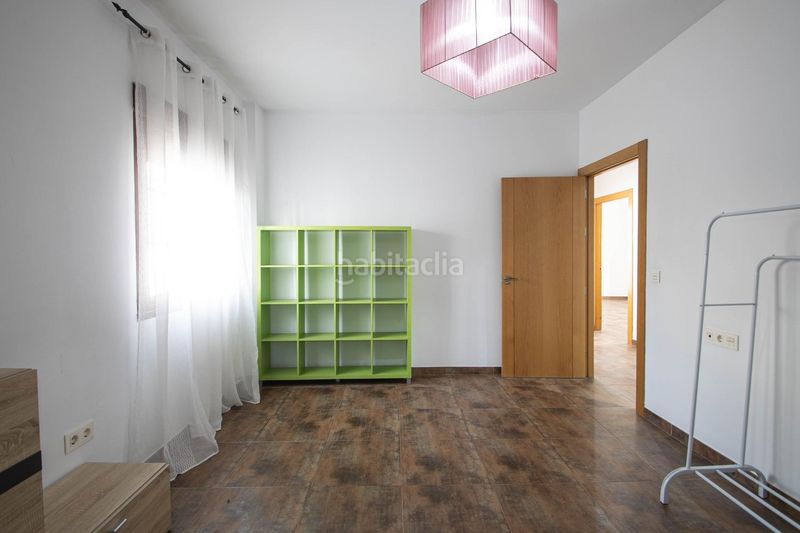 Foto a6747524-2fd3-4fe5-a92c-57c94d153132. Casa adossada a calle cordoba a Güevéjar