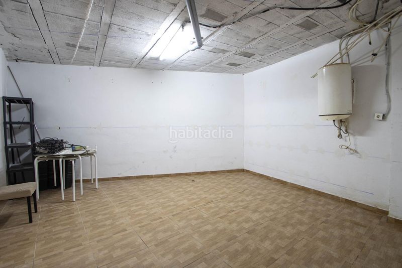 Foto ccd18f0d-8626-42aa-8aef-d59d833360a7. Casa adossada a calle cordoba a Güevéjar