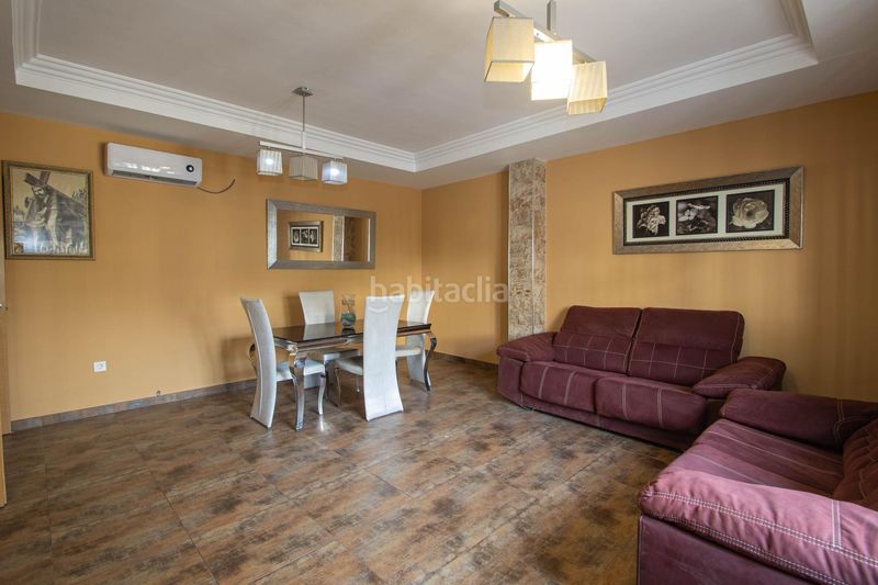 Foto df4980cf-b636-4631-9452-74b546bd4c36. Casa adossada a calle cordoba a Güevéjar