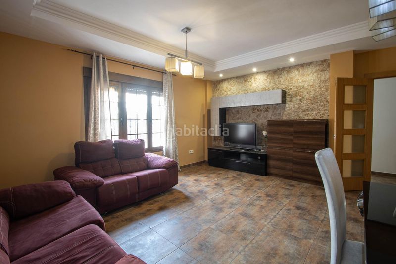 Foto e12d91ec-81d4-4e50-9279-39111ca548b0. Casa adossada a calle cordoba a Güevéjar