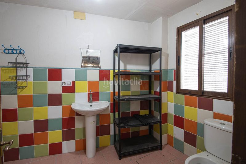Foto e234fce6-bbf4-4c33-ab83-e8b8f1b9e882. Casa adossada a calle cordoba a Güevéjar