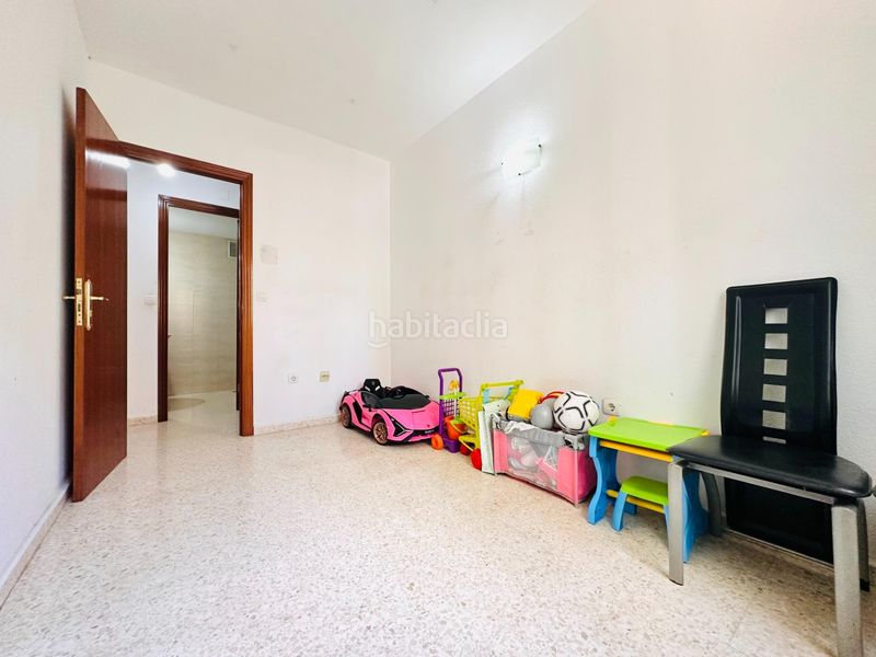 Foto aeb8beb9-9fab-41c1-956e-400f9ff99220. Flat with parking in Almanjáyar Granada