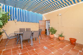 Casa adossada  Cabrera (hi). Espectacular casa adosada en híjar  amplitud, patio y garaje