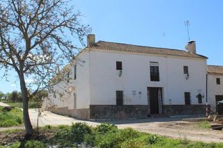 Casa en Arenas del Rey. Posada rural fornes